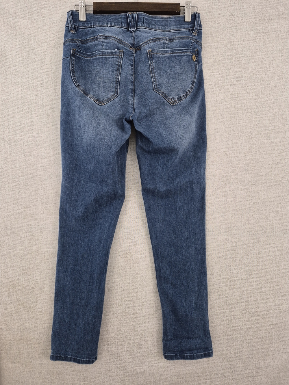 Democracy “Ab”solution jeans in a classic medium/light blue wash. SKU0267 - Picture 15 of 16